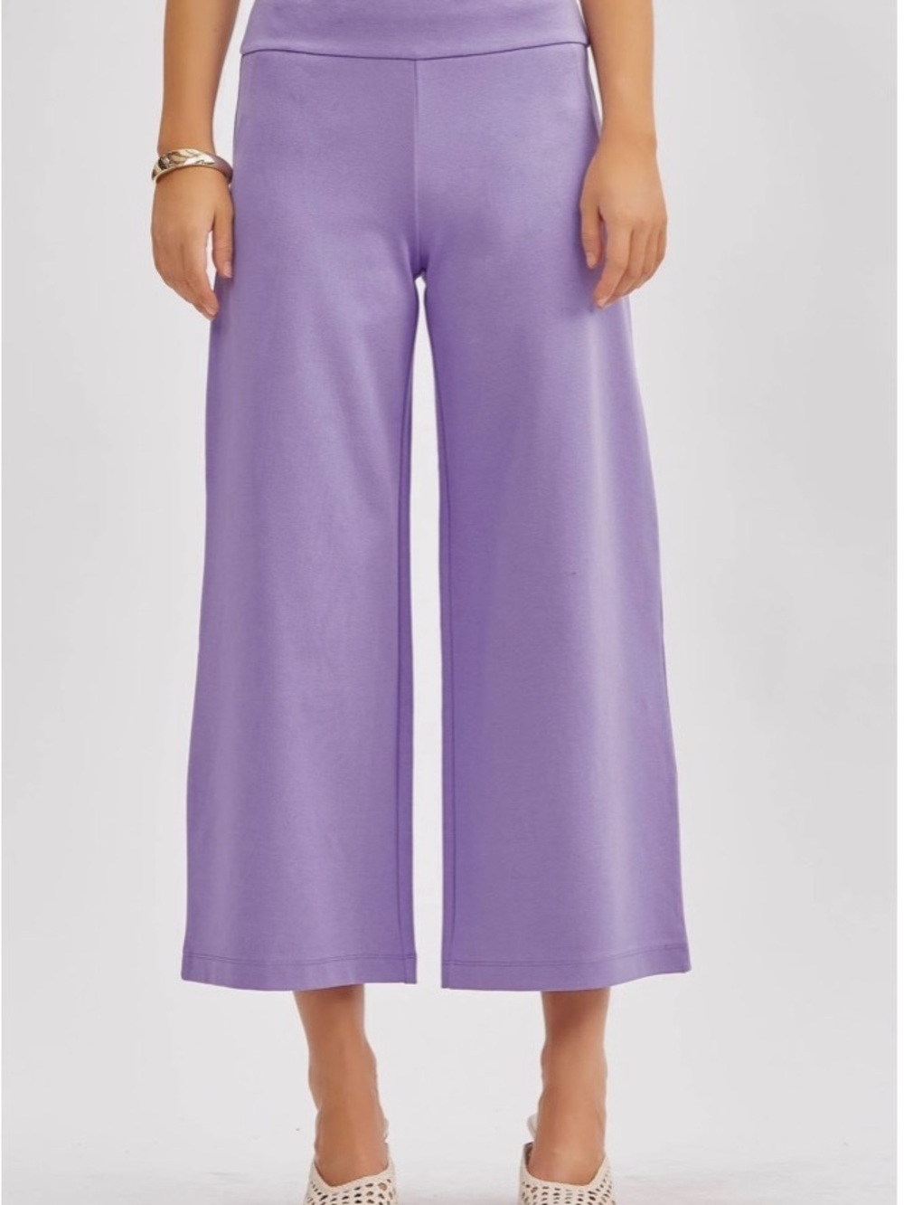 Dear Scarlett Relaxed Wide-Leg Cropped Magic Pants in Lilac
